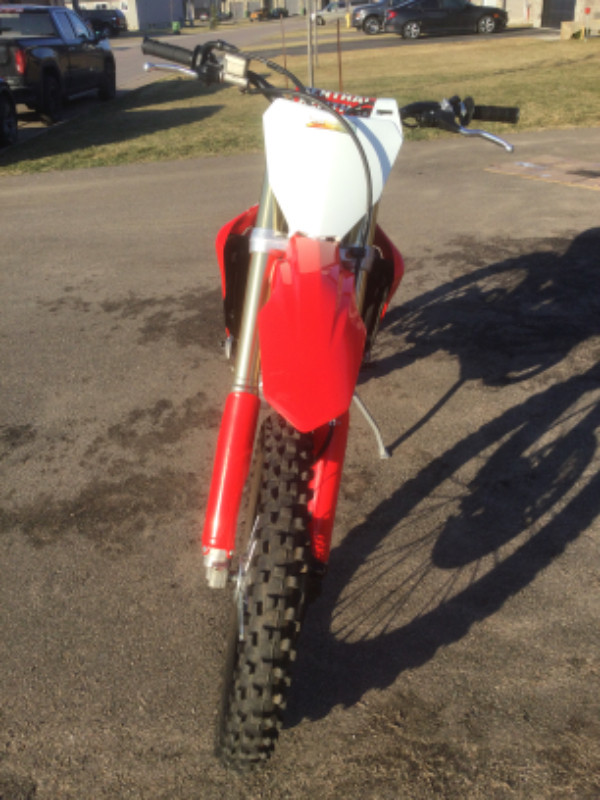 2021 Honda CRF 250R for sale in Dirt Bikes & Motocross in Petawawa - Image 2