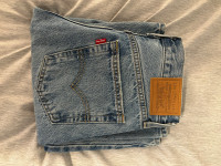 Closet Cleanout: Levi’s Baggy Boot Jeans 