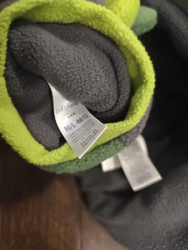 BabyGap Dragon Hat M/L in Kids & Youth in Calgary - Image 4