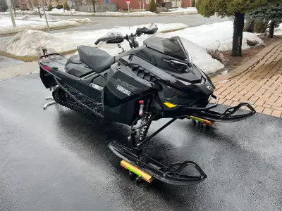 2024 skidoo MXZ Adrenaline Blizzard 850 137” track with carbides. 6400kms, like new, Great sled. bli...