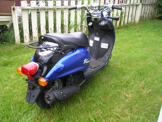 Scooter Yamaha gas 125 cc vino next to new shape in Scooters & Pocket Bikes in Sault Ste. Marie - Image 2