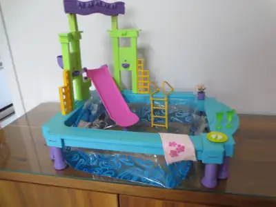 Barbie ensemble de jeux Piscine fontaine fabuleuse 1999, View more