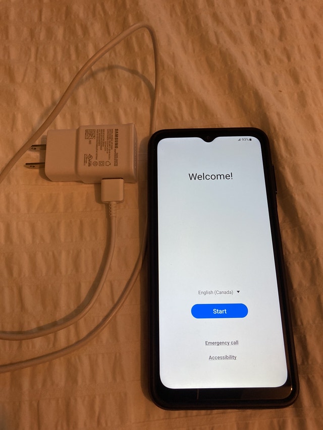 Samsung A32 5G with 16G extra memory card Cell Phones Guelph Kijiji