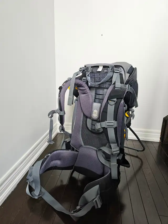 Deuter Kid Carrier Backpack – Excellent Condition in Strollers, Carriers & Car Seats in Markham / York Region - Image 4