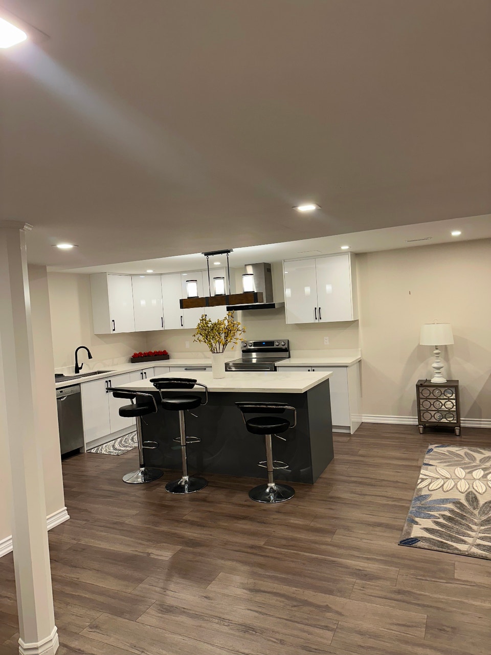 Luxury one bedroom apartment. 5