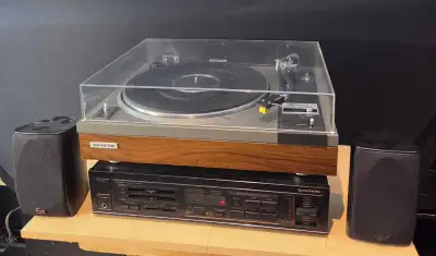Pioneer PL-115d Turntable with receiver and speakers, View more
