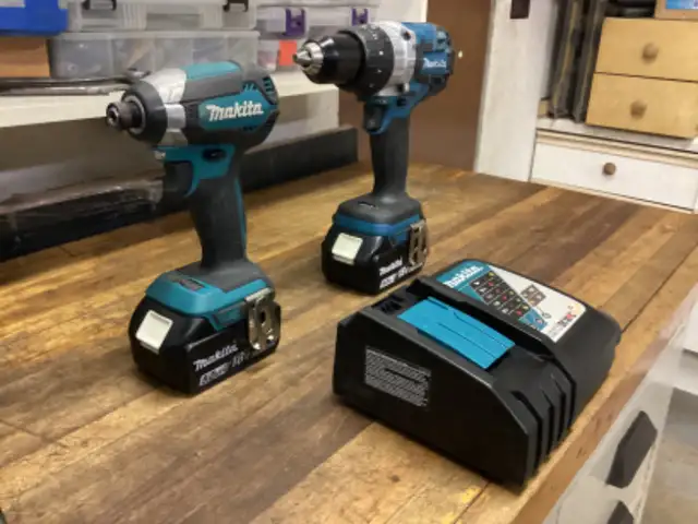 MAKITA LXT 18v BRUSHLESS IMPACT DRIVER and 1/2” HAMMER DRILL KIT in Power Tools in Barrie - Image 3