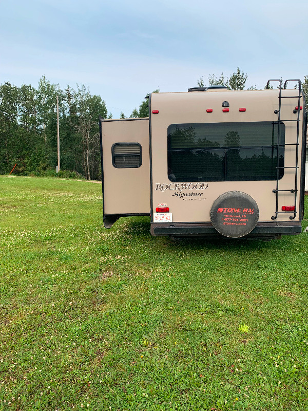 2015 Forest River Rockwood ultra light fifth wheel RVs & Motorhomes Edmonton Kijiji