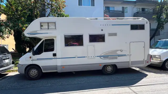  2007 Fiat Ducato Adriatik Campervan – 23ft RV – BC Registered in Travel Trailers & Campers in Vancouver - Image 10