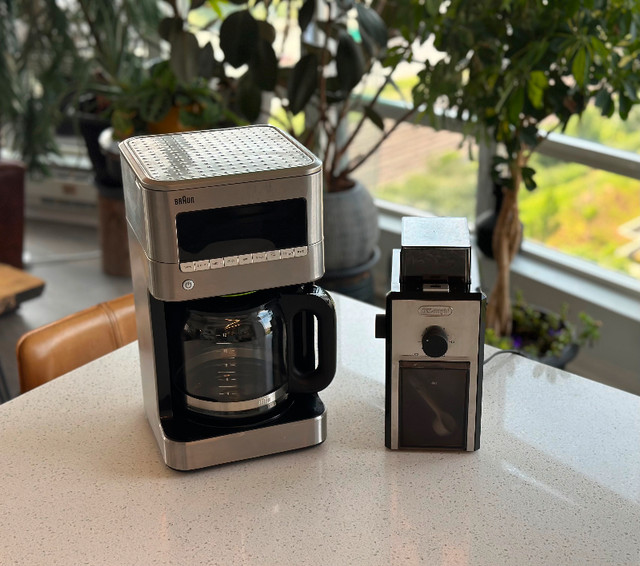 BRAUN COFFEE MAKER WITH DE’LONGHI COFFEE GRINDER in Coffee Makers in City of Toronto