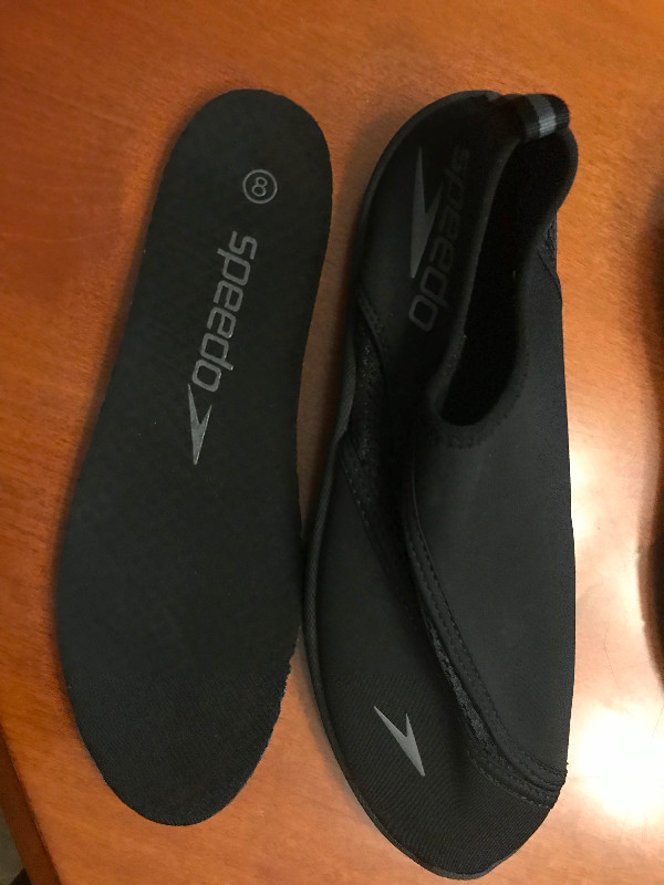 Water shoes Speedo black for men size 8 for sell dans Chaussures pour hommes  à Laval/Rive Nord - Image 4