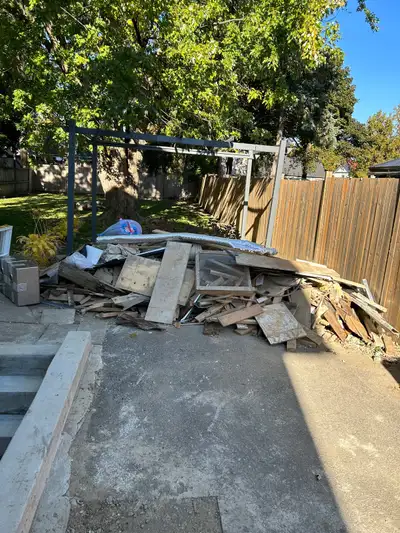 Text/Call with pictures: (647) 655-3019 Residential / Commercial Junk/Garbage Removal, Waste, Renova...