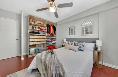 One room available to rent in a 3 bedroom spacious condo in Mississauga. * Available immediately. *...