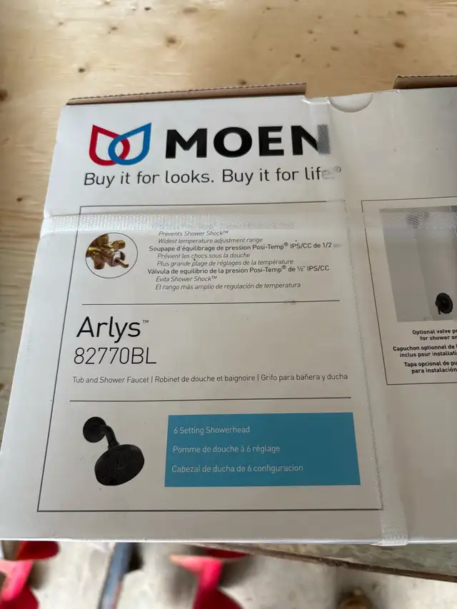 Moen shower head Arlys 82770BL in Bathwares in Oakville / Halton Region - Image 4
