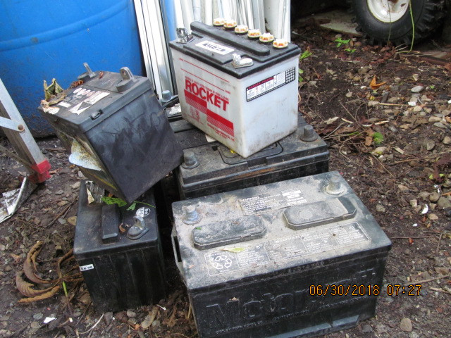 Free pick up of old batteries and scrap metals in Other Parts & Accessories in Stratford
