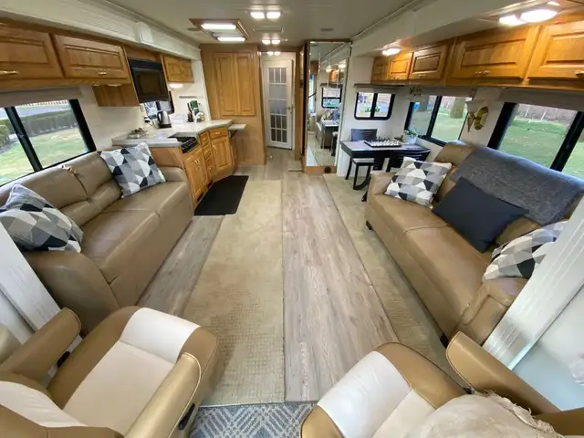 2005 Holiday Rambler Ambassador RV in RVs & Motorhomes in Delta/Surrey/Langley - Image 8