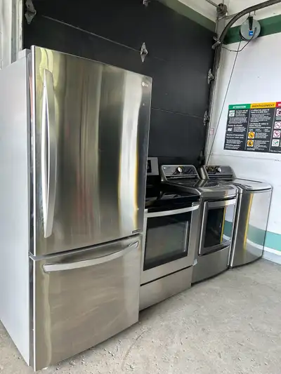 LIKE NEW LG SET STANDARD SIZE PERFECT CONDITION , View more