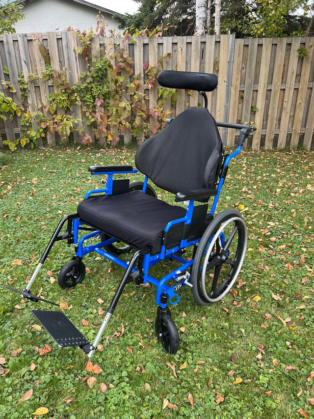 Custom STP HD Superlift Wheelchair. in Health & Special Needs in Thunder Bay - Image 4