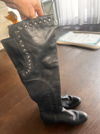  Bottes cuissardes cuir  Betsy Johnson  
