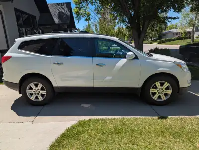 2010 Chevy Traverse LT, AWD 3.6L, V6, 7seater, sunroof, 217,000km, remote start, good condition
