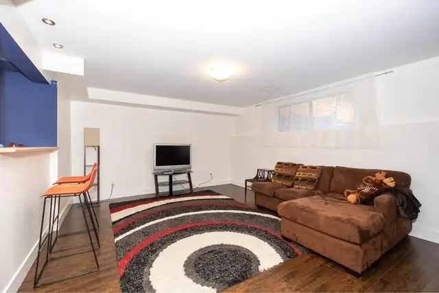 Coquitlam Furnished 2BR | 1400 sqft | Utilities/Wi-Fi + AC