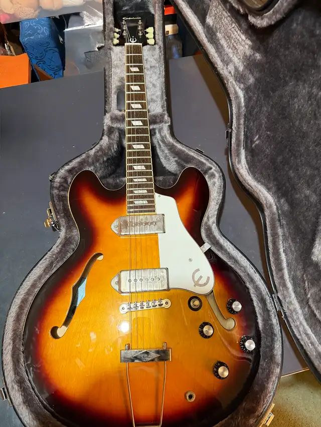 Epiphone John Lennon Casino (2011) – Gibson USA P90s in Guitars in Edmonton - Image 9
