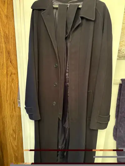 Virgin Wool And Cashmere (25%) Black Coat. Size 42R. Winter Overcoat, Full Length with belt Material...