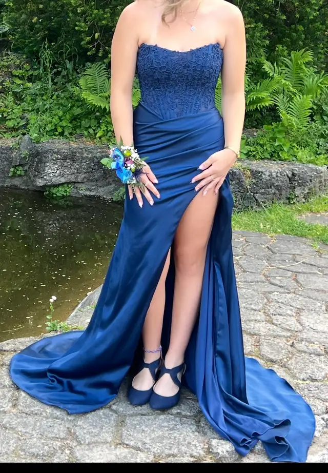 Beautiful Blue Mermaid Dress in Women's - Dresses & Skirts in Kitchener / Waterloo - Image 6