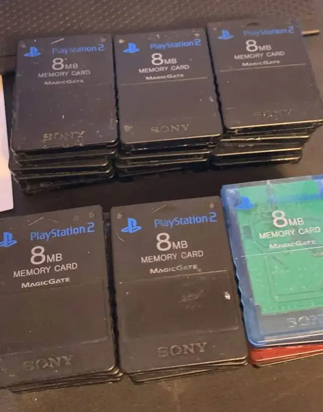 30x PS2 Original memory cards64520004181635120