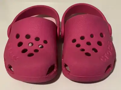 premières sandales crocs pour bébés filles, View more
