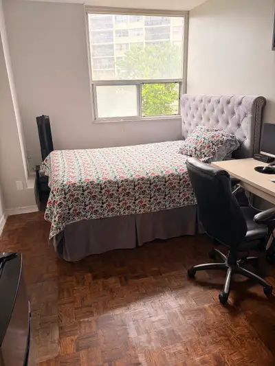 Short term rental 1-3 months The room is fully furnished with a mini fridge, closet, tv,bed and comp...