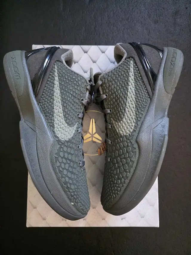 Kobe 6 Fade to Black size 8 in Men's Shoes in Mississauga / Peel Region - Image 4