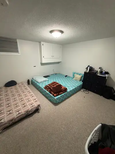 A room is available in a 2 bedroom basement. Major intersection is ellesmere and Markham. Close to a...