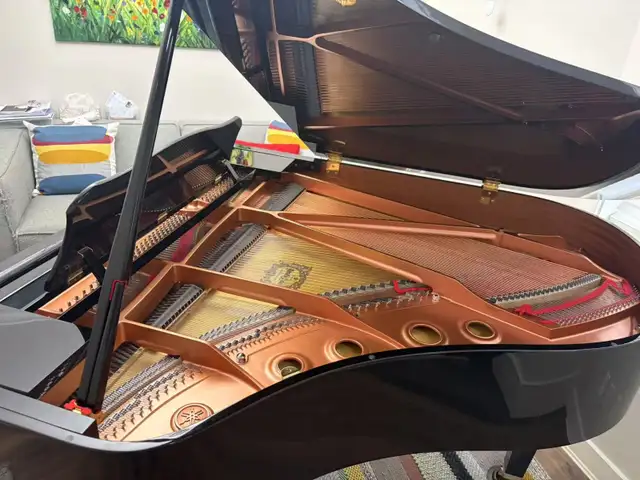 Yamaha GC2 Baby Grand Piano (2.5 Years Old) in Pianos & Keyboards in Richmond - Image 7