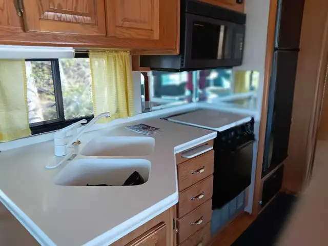 class A, Allegro Bus in RVs & Motorhomes in Bridgewater - Image 6