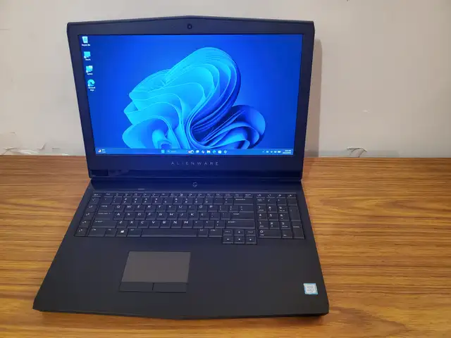 Alienware 17 R4 (i7-6820HK/16gb/GTX 1070/4K Screen) | Laptops | City of ...