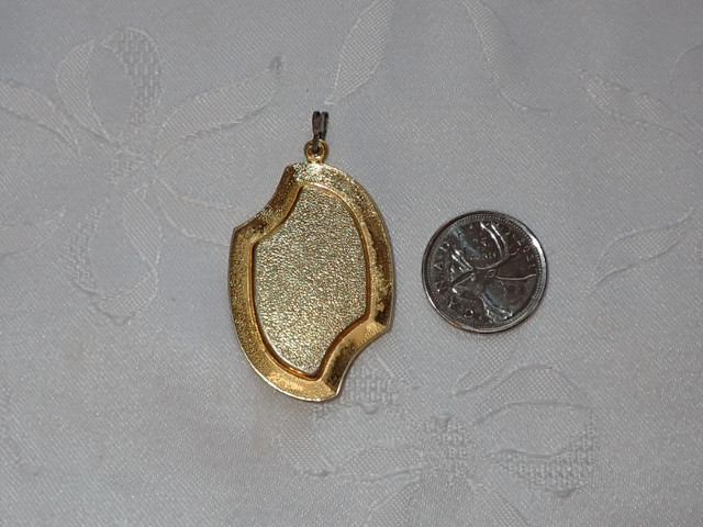 FOR SALE - Large blue pendent in Jewellery & Watches in Peterborough - Image 2