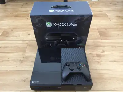 Xbox One : jeux et console -Console Xbox One 500 gb (jeux vendus séparément) Vient avec les fils, ma...