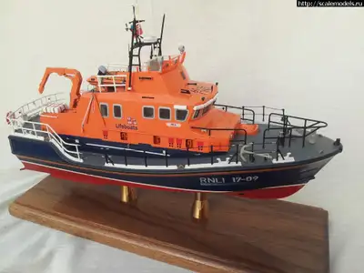 Airfix 1/72 RNLI Severn Class Lifeboat Model, Kit # 07280. Open box parts sealed. Some pictures of c...
