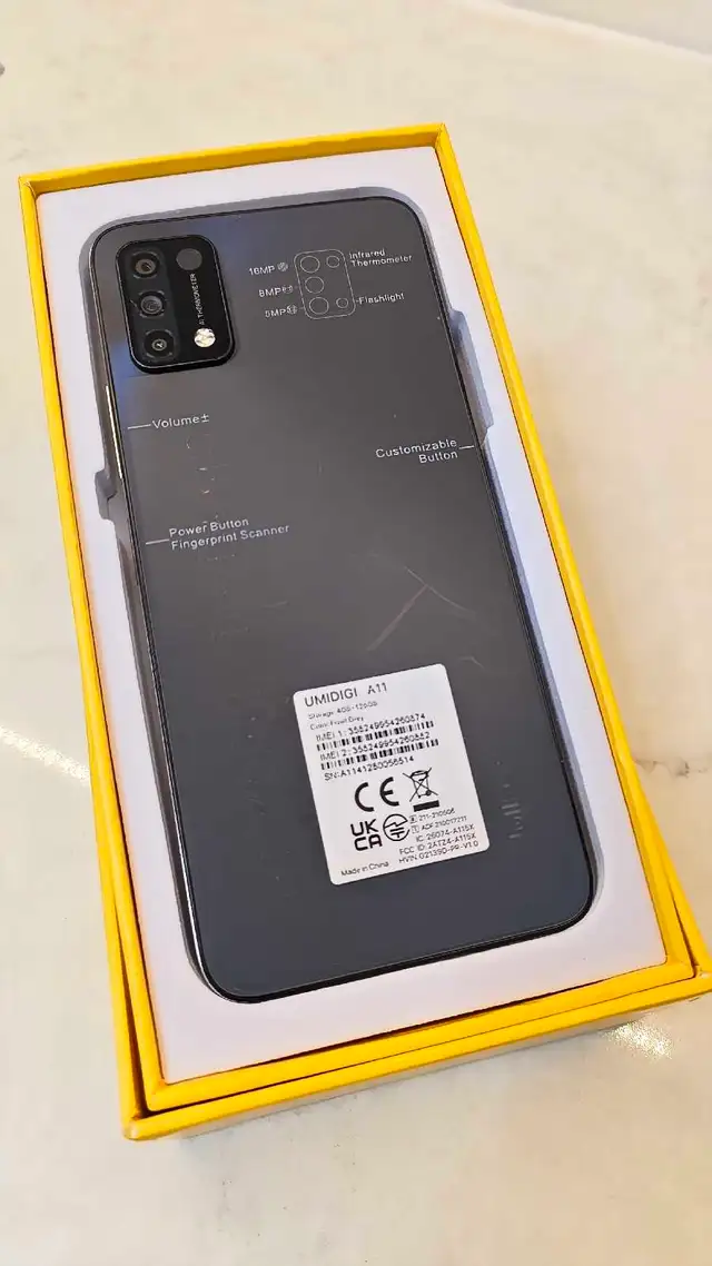 A11 128gb unlocked in Cell Phones in Richmond - Image 4