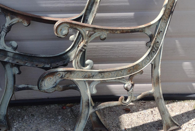 metal cast iron garden / park bench ends | Patio & Garden Furniture |  Cambridge | Kijiji