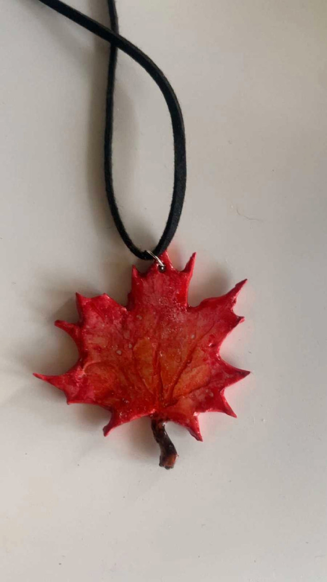 handmade maple leaf necklace aesthetic in Jewellery & Watches in Gatineau