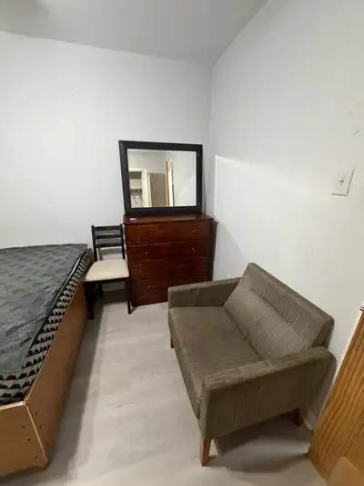 This personal room is available for rent for punjabi girl, tailored for a female tenant and convenie...