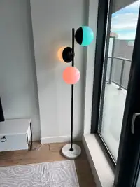 3 Globe Floor lamp with LED bulb and remote to activate colours