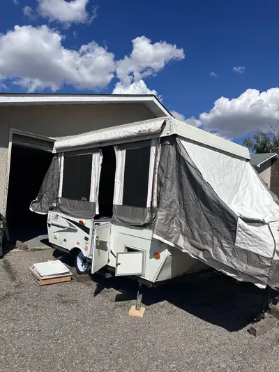 2007 Palomino forest river yearling 4,500 firm on price Located in Calgary,dover area Selling my 200...