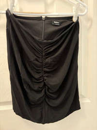 Aritzia Black talula high waisted skirt, small
