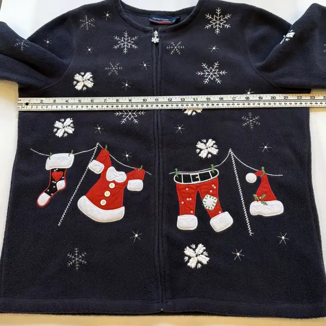 Denver Hayes Ugly Christmas Sweater Fleece Cardigan Size XL in Women's - Tops & Outerwear in Winnipeg - Image 9