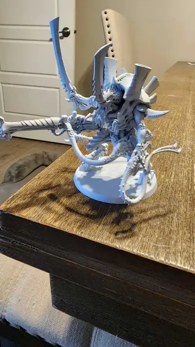 Warhammer 40K Tyranid Hive Tyrant Primed/ready to be painted. Pickup in Airdrie se.