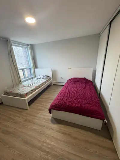 Private Room for Rent – Available June 1 | Flexible Month-to-Month Option Private unfurnished room a...
