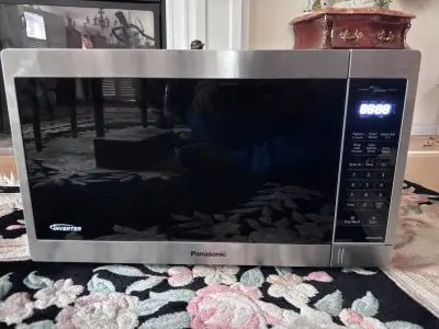 Selling a Panasonic NN-SC678S microwave in good working condition. Powerful and reliable, great for...
